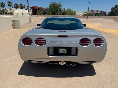 Used 1998 Chevrolet Corvette Coupe w/ Roof Pkg RWD image 19