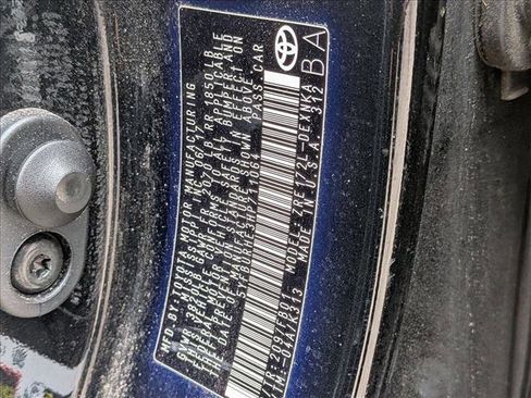 Used 2017 Toyota Corolla LE image 16