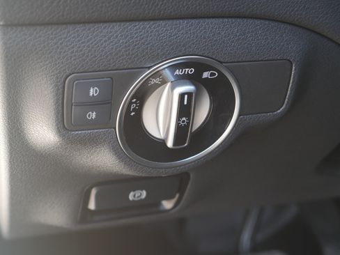 Used 2018 Mercedes-Benz GLA 250 4MATIC image 5