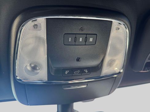 Used 2020 Dodge Durango R/T w/ Blacktop Package AWD/4WD image 28