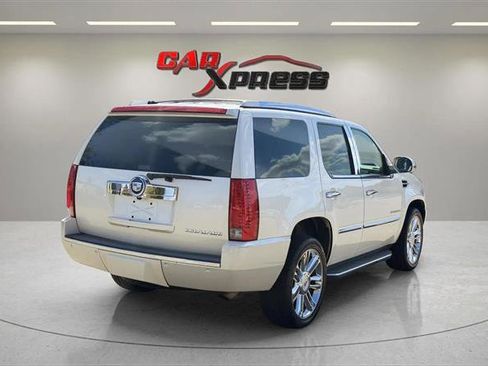 Used 2009 Cadillac Escalade AWD image 8