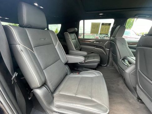 Used 2023 Cadillac Escalade ESV Premium Luxury AWD/4WD image 26