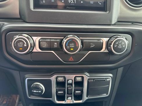Used 2019 Jeep Wrangler Unlimited Sport S AWD/4WD image 16