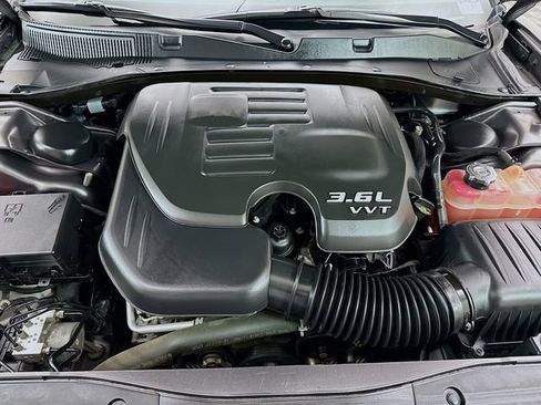 Used 2017 Dodge Charger SXT w/ AWD Premium Group image 31