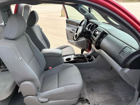 Used 2011 Toyota Tacoma 2WD Access Cab image 31