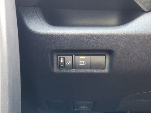 Used 2025 Toyota RAV4 XLE FWD image 17