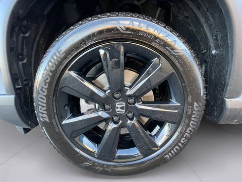 Used 2025 Honda Pilot Black Edition image 9