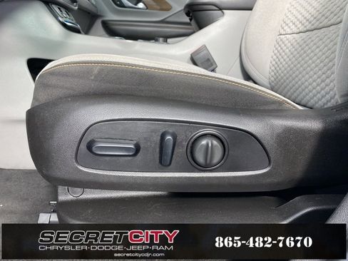 Used 2018 GMC Terrain SLE w/ Driver Convenience Package image 13