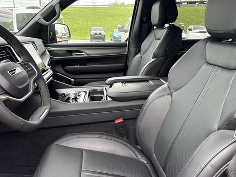 New 2026 Jeep Grand Wagoneer 4WD image 5