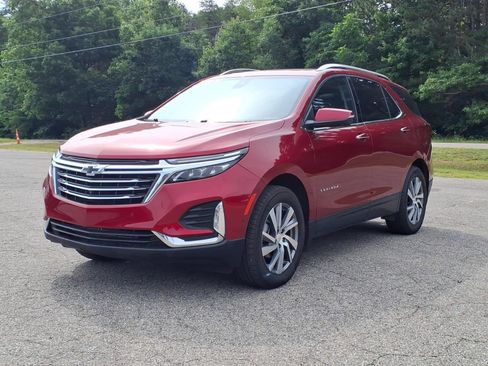 Used 2023 Chevrolet Equinox Premier AWD/4WD image 3