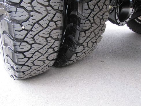 Used 2022 Chevrolet Silverado 3500 LTZ w/ LTZ Convenience Package image 27