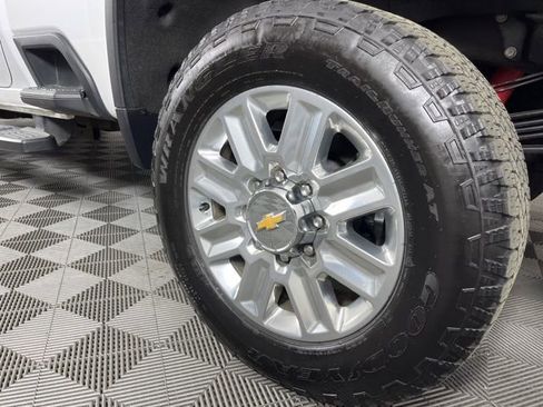 Used 2024 Chevrolet Silverado 2500 High Country w/ High Country Premium Package AWD/4WD image 13