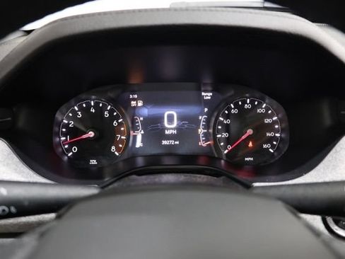 Used 2025 Jeep Compass Latitude w/ Sun & Sound Group AWD/4WD image 26