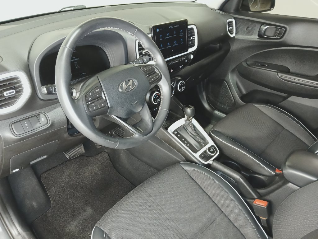 Used 2024 Hyundai Venue Limited FWD image 15
