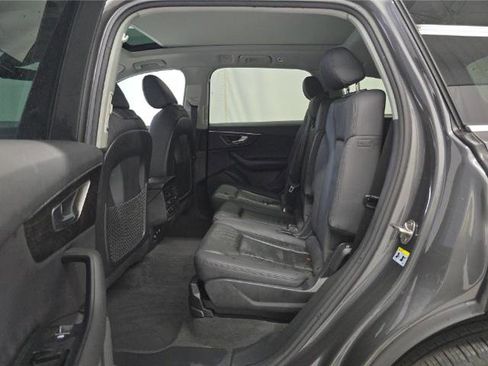 Used 2023 Audi Q7 2.0T Premium w/ Convenience Package AWD/4WD image 7