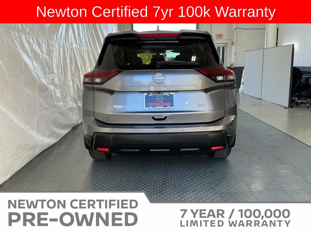 Used 2024 Nissan Rogue SV w/ SV Premium Package FWD image 5