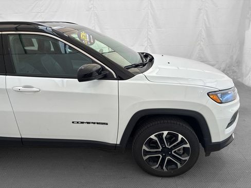 Used 2023 Jeep Compass Limited AWD/4WD image 9
