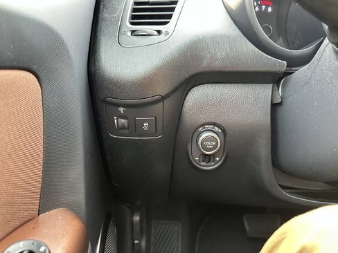 Used 2012 Kia Soul ! w/ Red Rock Special Edition Pkg image 17