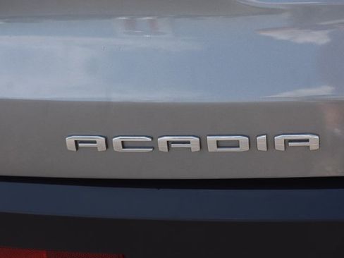 Used 2023 GMC Acadia SLT FWD image 7