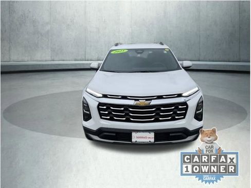 Used 2025 Chevrolet Equinox LT w/ Convenience Package II AWD/4WD image 2