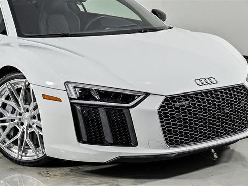 Used 2017 Audi R8 V10 plus AWD/4WD image 3