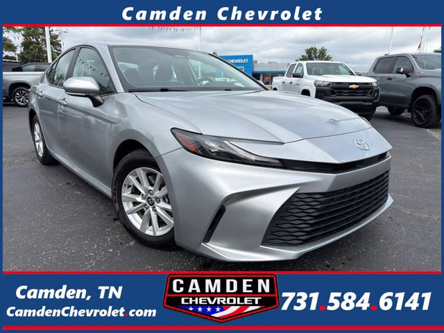 Used 2025 Toyota Camry LE FWD image 1