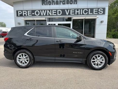 Used 2023 Chevrolet Equinox LT FWD image 2