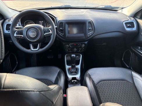 Used 2021 Jeep Compass Latitude image 25