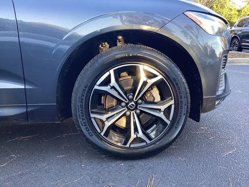 Certified 2022 Volvo XC60 B5 Momentum w/ Climate Package image 13