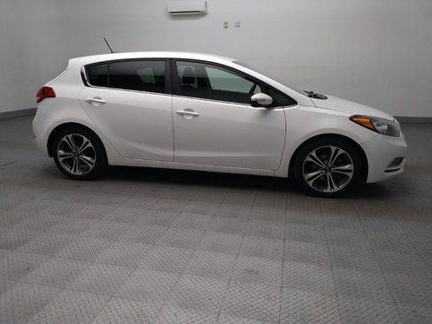 Used 2016 Kia Forte EX image 11