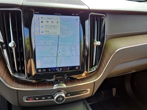 Used 2022 Volvo XC60 B5 Inscription w/ Advanced Package image 24