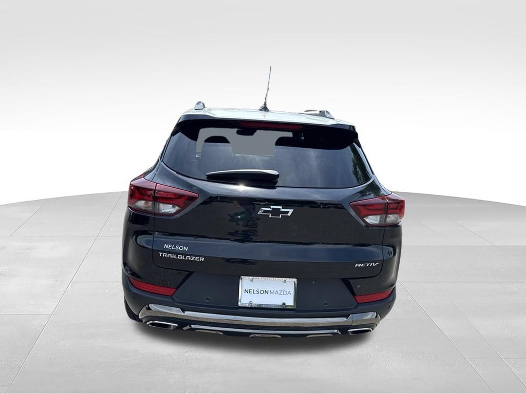 Used 2021 Chevrolet TrailBlazer ACTIV w/ Technology Package FWD image 7