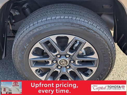 Used 2024 Toyota Tundra Limited AWD/4WD image 9