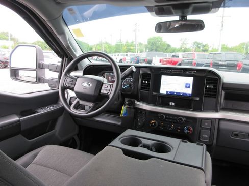 Used 2024 Ford F250 XL w/ STX Appearance Package AWD/4WD image 23