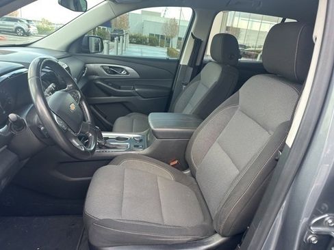 Used 2019 Chevrolet Traverse LT image 9