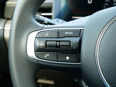 New 2025 Kia K5 LXS image 19