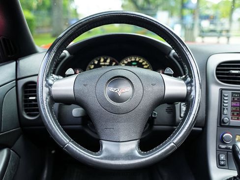 Used 2006 Chevrolet Corvette Coupe w/ Preferred Equipment Group RWD image 27