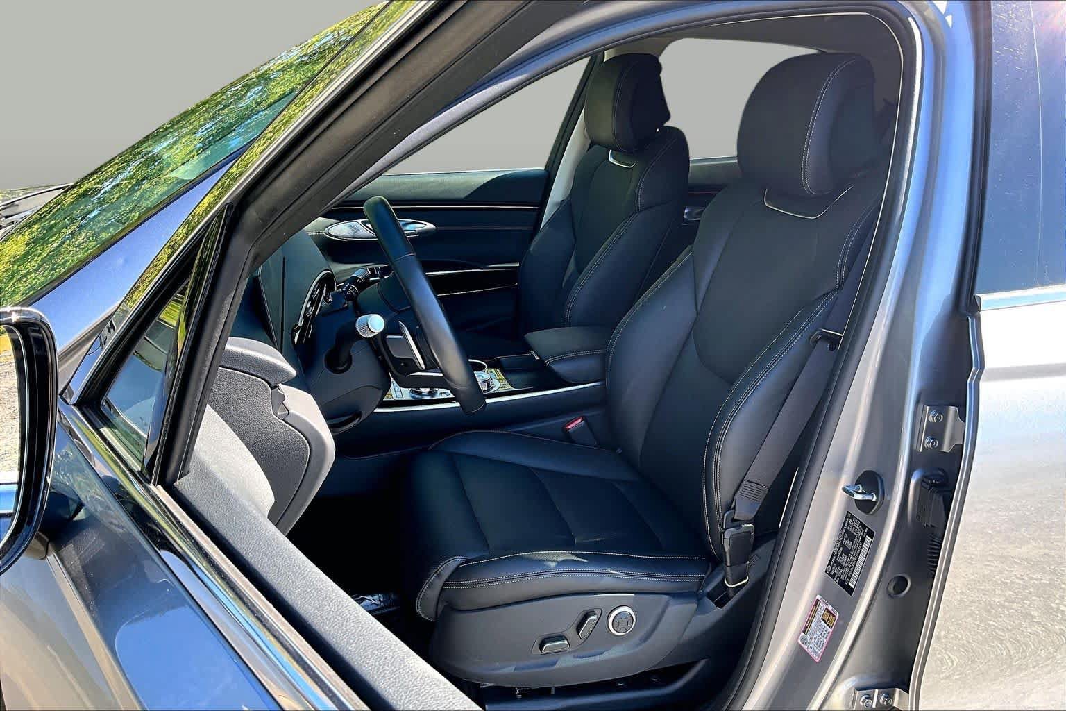 Used 2026 Genesis GV70 2.5T AWD/4WD image 8