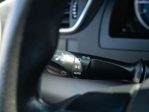 Used 2016 Toyota Camry LE image 39