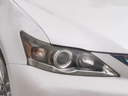 Used 2013 Lexus CT 200h w/ Premium Pkg w/Navigation FWD image 4
