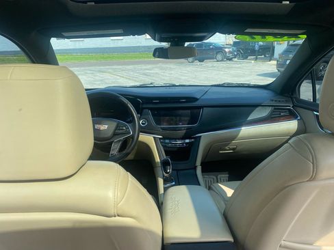 Used 2017 Cadillac XT5 Luxury FWD image 11