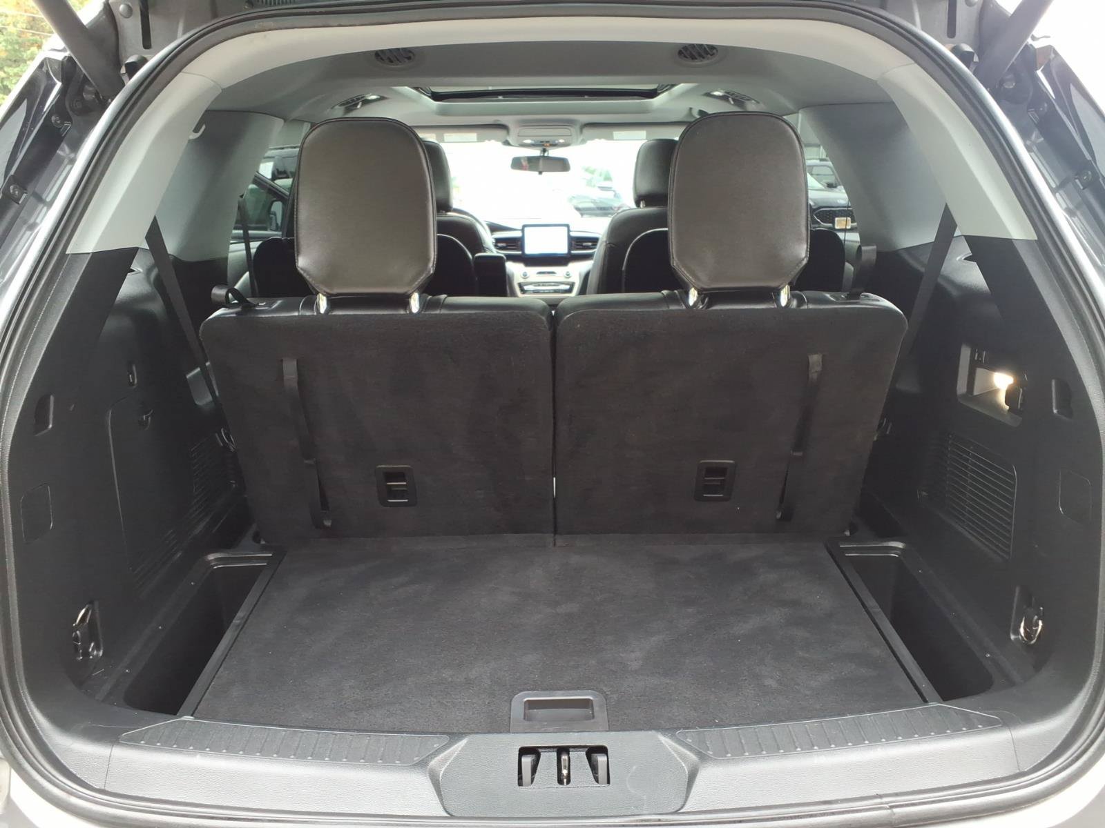 Certified 2022 Ford Explorer XLT w/ Equipment Group 202A AWD/4WD image 19