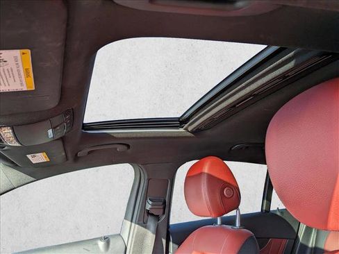 Used 2018 Mercedes-Benz GLC 300 4MATIC Coupe image 12