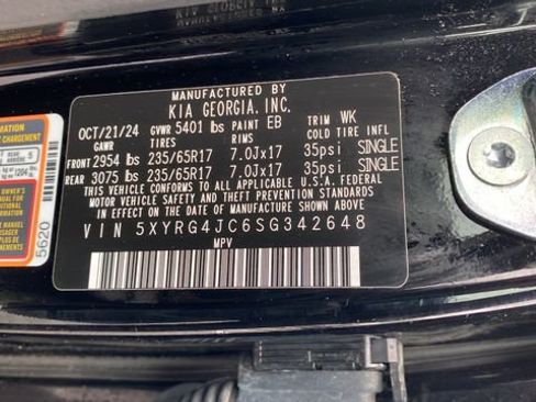 Certified 2025 Kia Sorento LX FWD image 36