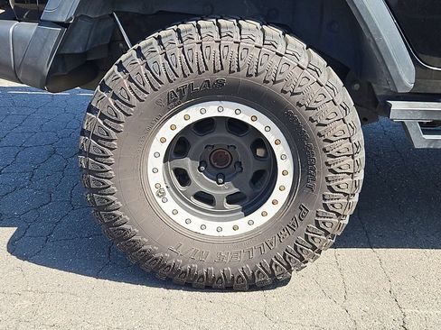 Used 2021 Jeep Wrangler Unlimited Rubicon AWD/4WD image 9