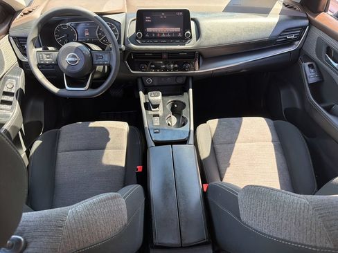 Used 2023 Nissan Rogue SV FWD image 18