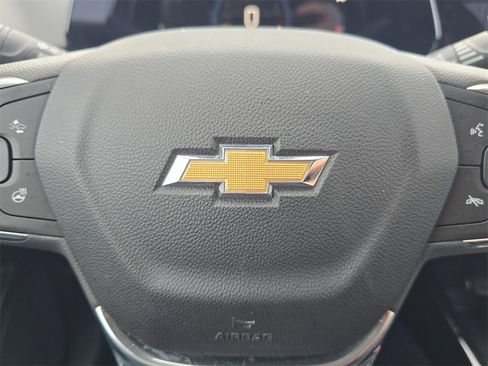 Certified 2025 Chevrolet Trax LT w/ LT Convenience Package image 29