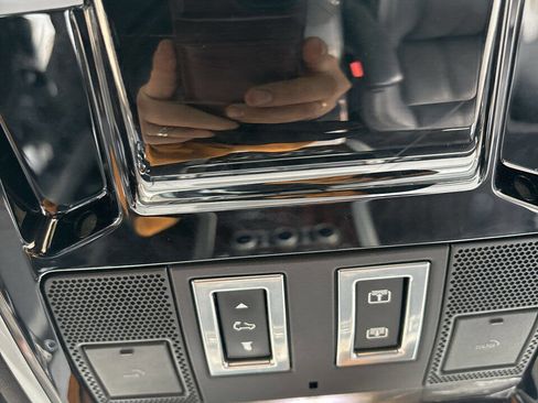 Used 2017 Land Rover Range Rover HSE image 31