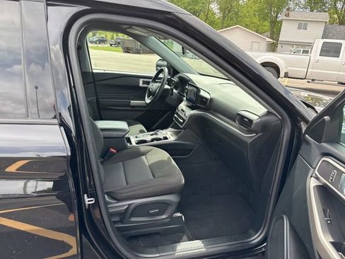 Certified 2023 Ford Explorer XLT AWD/4WD image 5