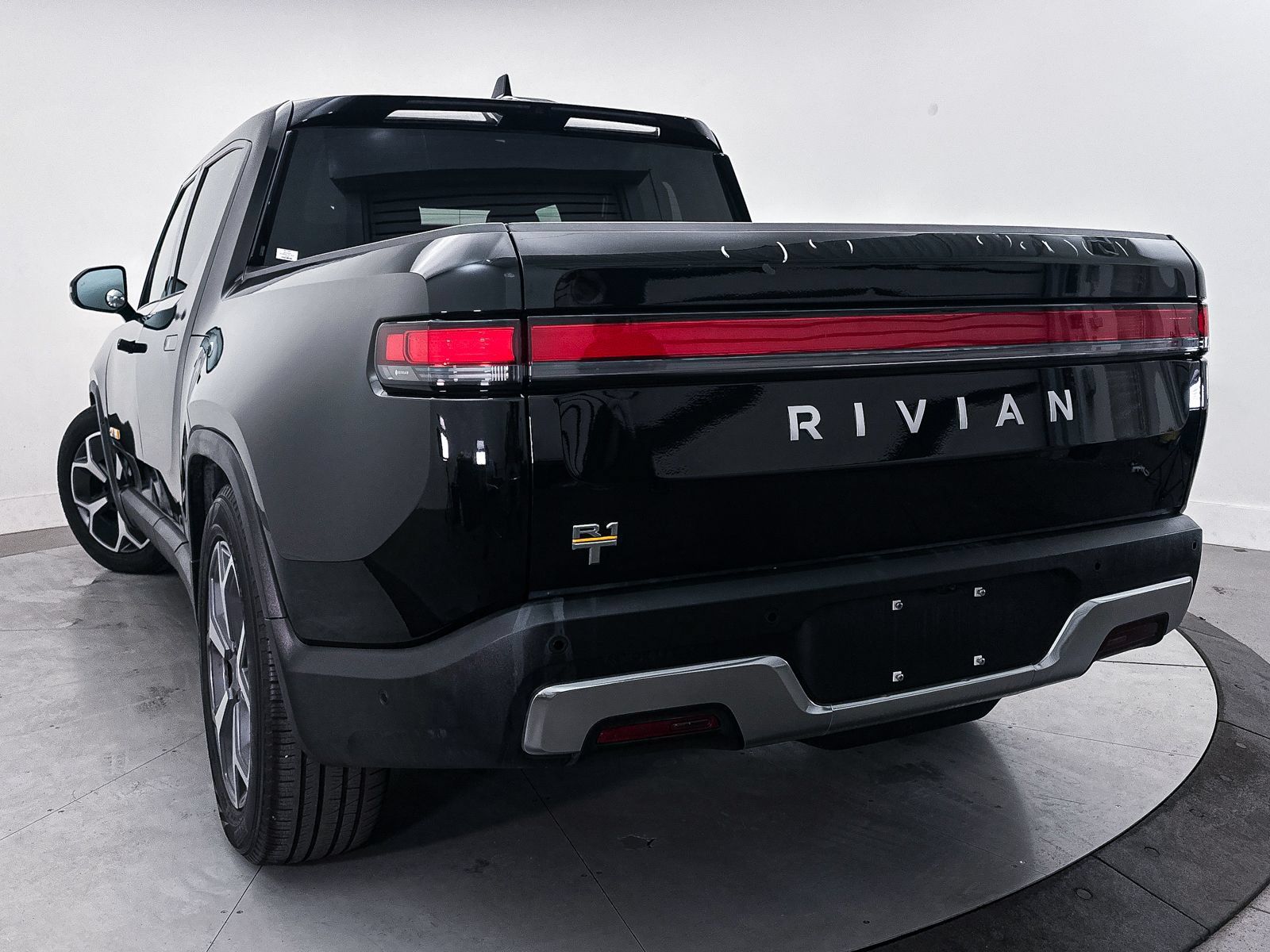 Used 2022 Rivian R1T Adventure AWD/4WD image 10